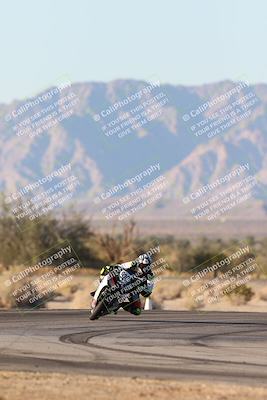 media/Dec-07-2025-CVMA (Sun) [[3e7d2de5dc]]/Race 18-Formula Twins-Formula 40 UL/